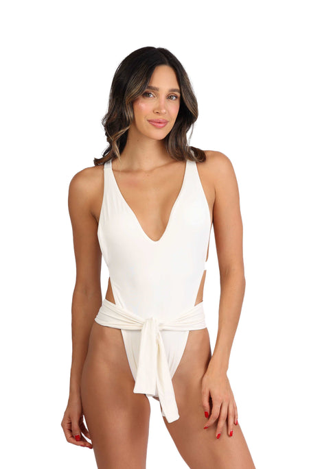 CHIC IVORY ONE PIECE AlmaMía Store